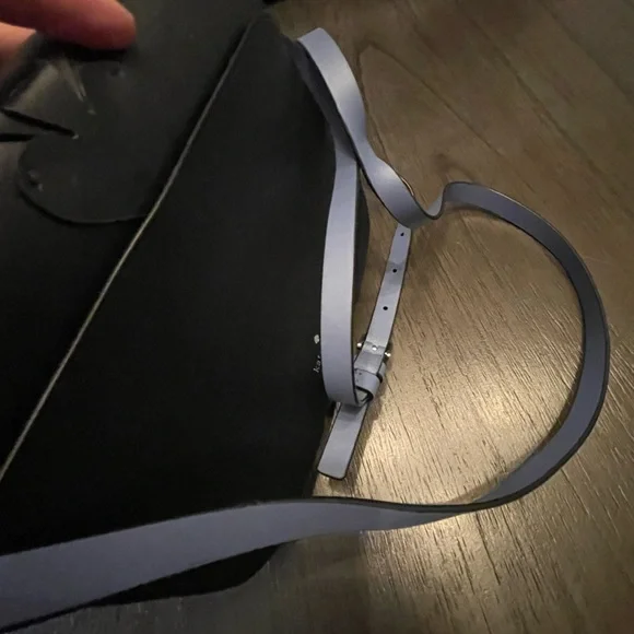 kate spade leather crossbody bag 💙🖤 - Picture 7 of 7